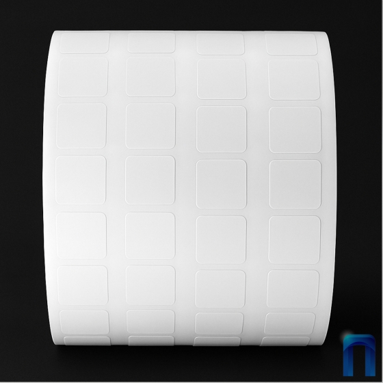 Этикетка термотрансферная полуглянец 15х15 мм (3000 шт, 4 ряда, втулка 40 мм)